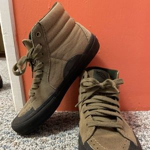 Womens Vans SK8-Hi Pro Dakota Roche
Green Shoe